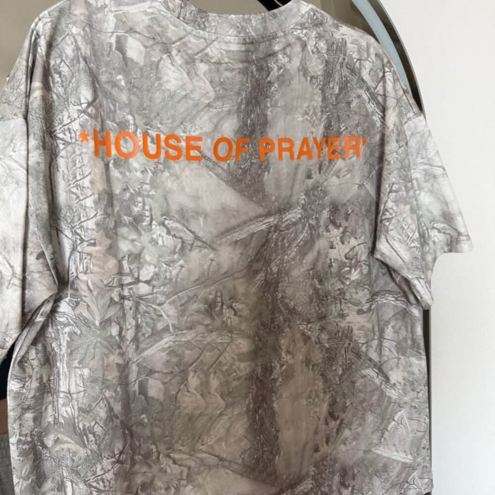 BRAND NEW, NEVER WORN Upperroom x CommonRags House of Prayer Box Camo Tee Size L
